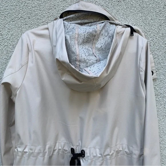 𝅺SOLD- bernardo women light raincoat jacket - Picture 7 of 9